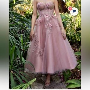 Worn once, size 10, perfect for any occasion